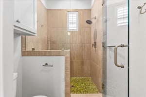 1st Floor, Second King Bathroom