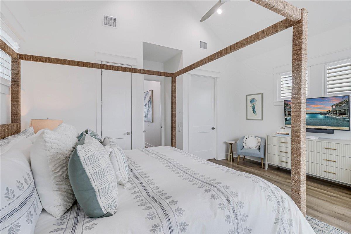 Primary King Bedroom, 2nd Floor