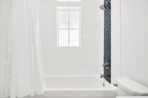 2nd King Bathroom, 2nd Floor