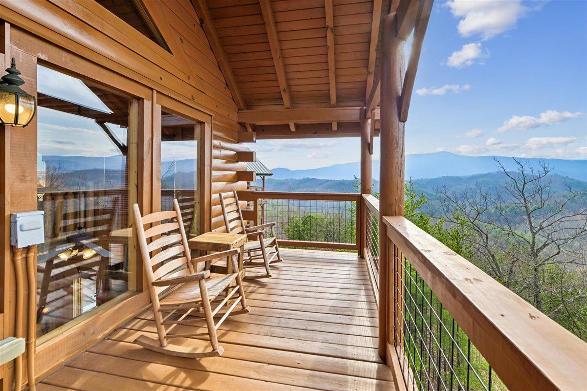 10Balcony