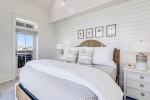 Primary King Suite with Side Balcony Access, 1st Floor