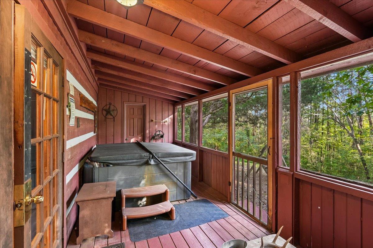 28Sun Room