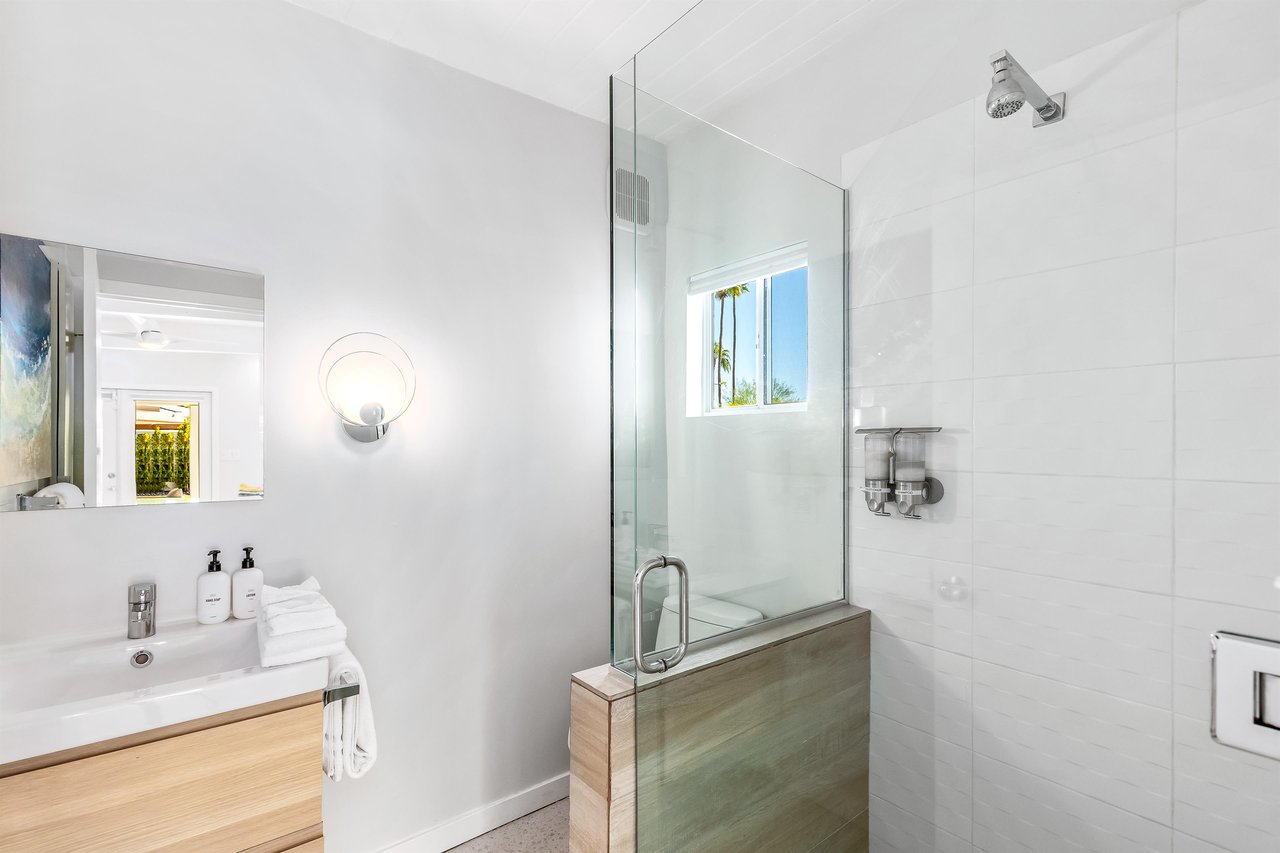 Bright bathroom with walkin shower