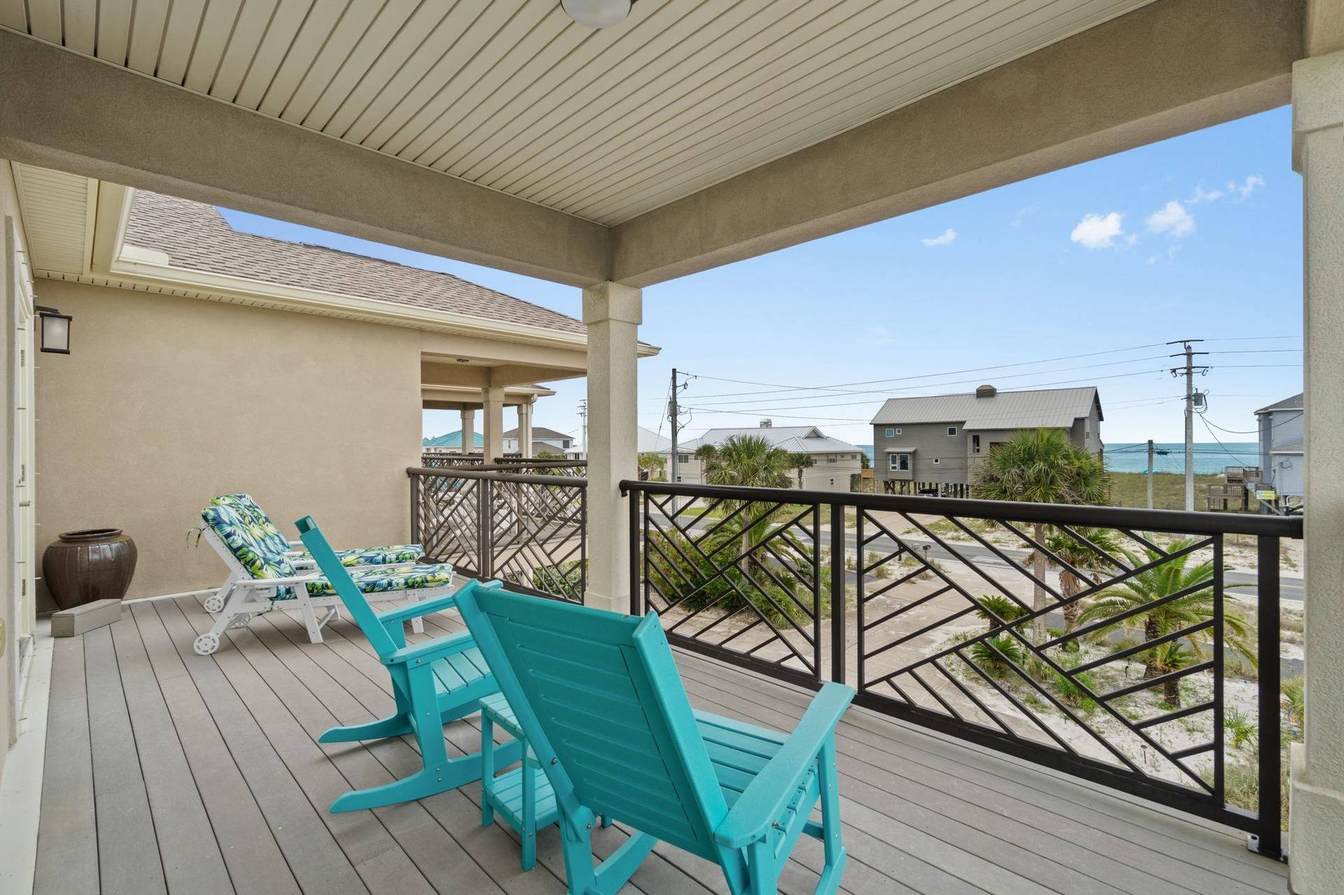 Deck Off Living