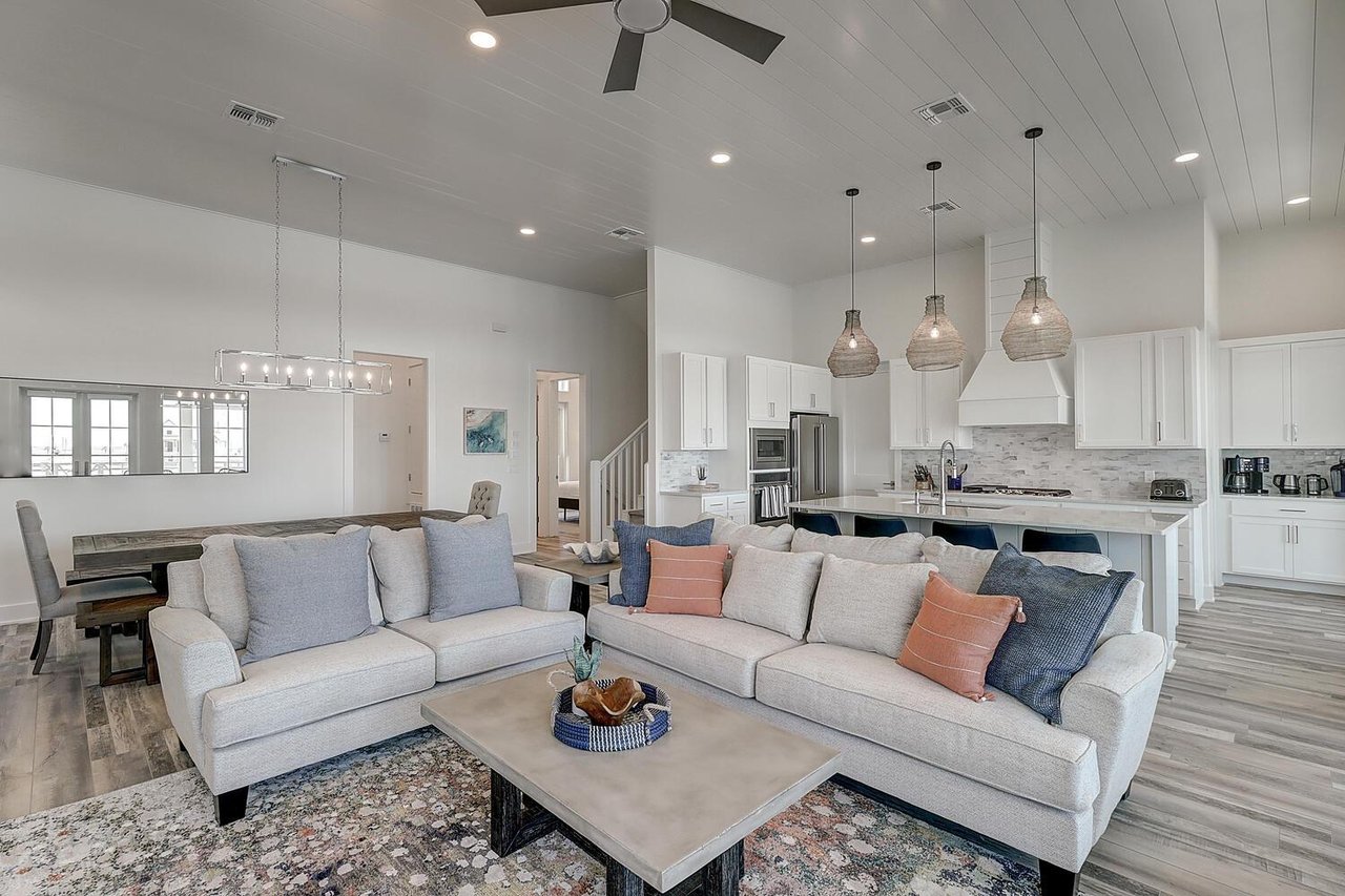 2nd Floor Living Area