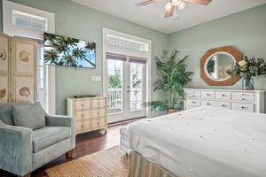 King Bedroom, 2nd Floor
