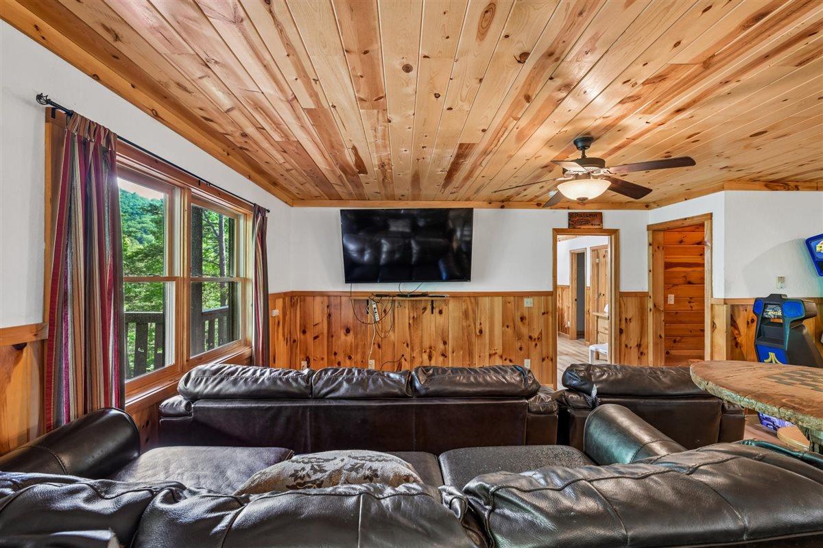063Family Room