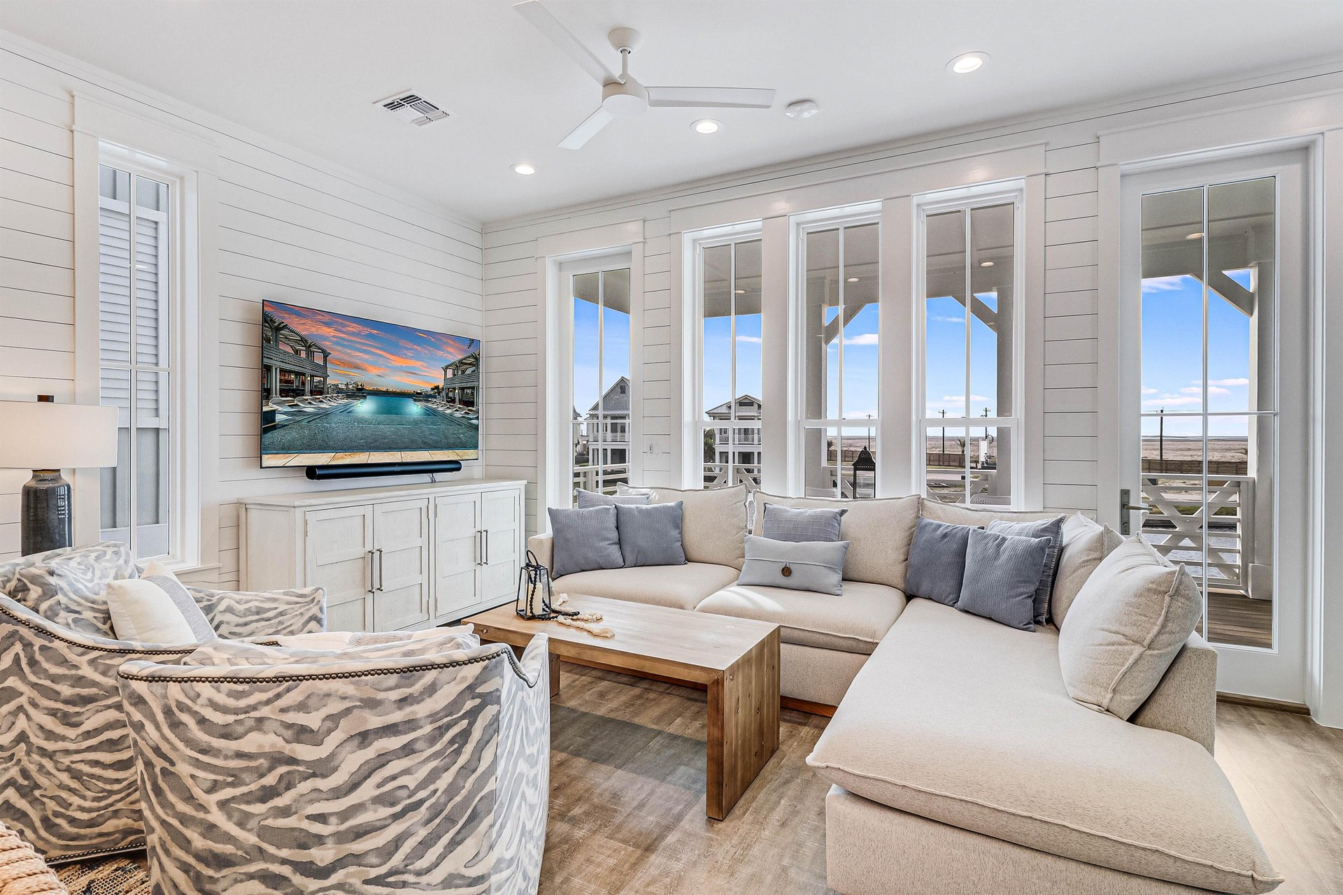 Living Area, 2nd Floor