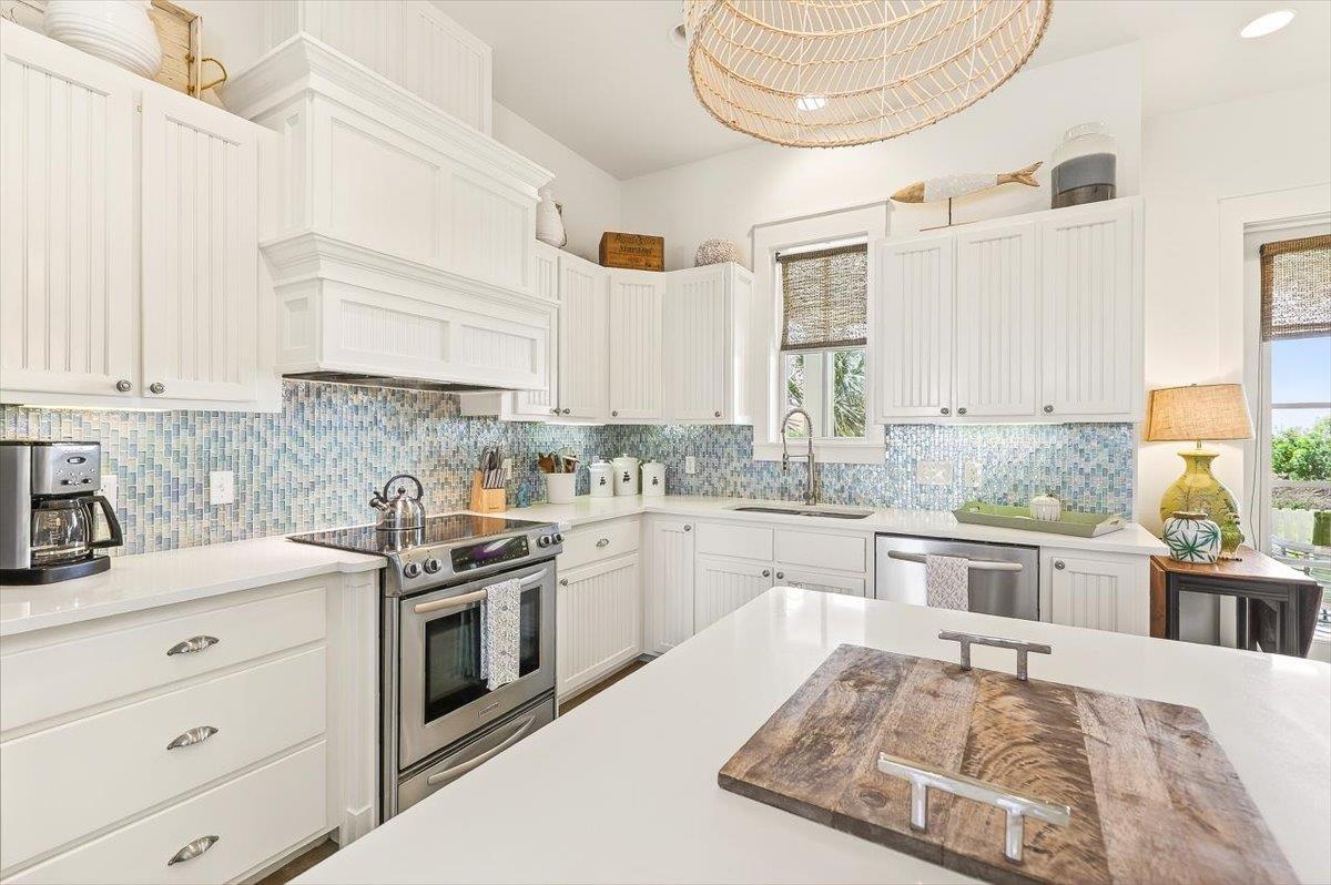1st Floor, Kitchen