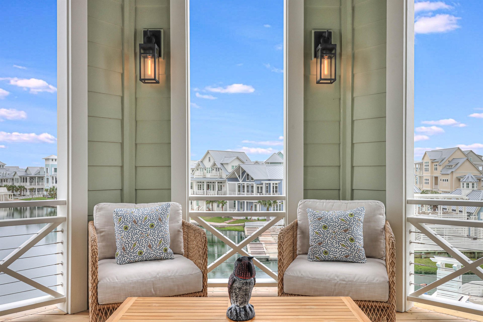 Balcony Lounge Overlooking Pool and Lake, 3rd Floor