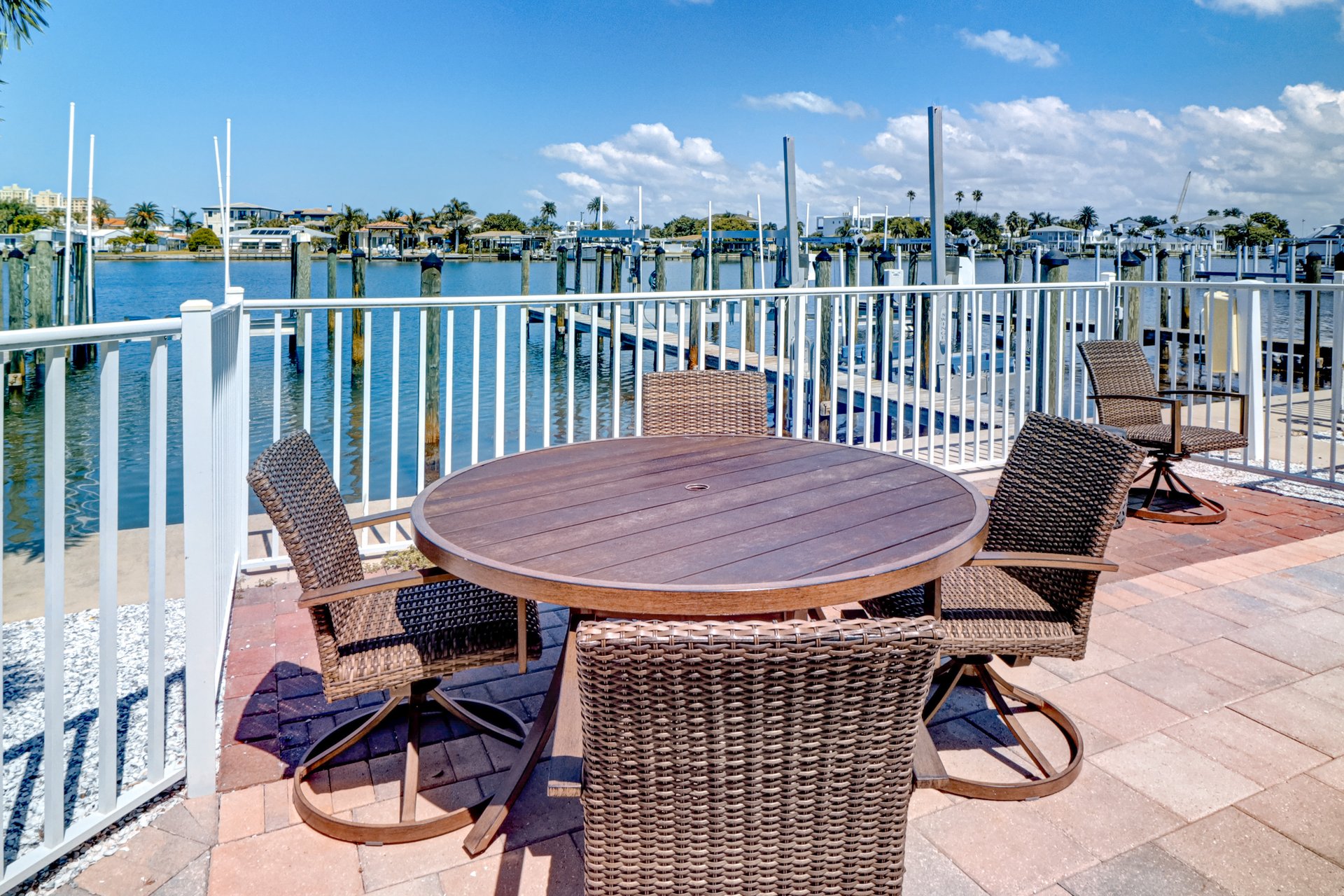 Sunshine amp Beachin 3 33