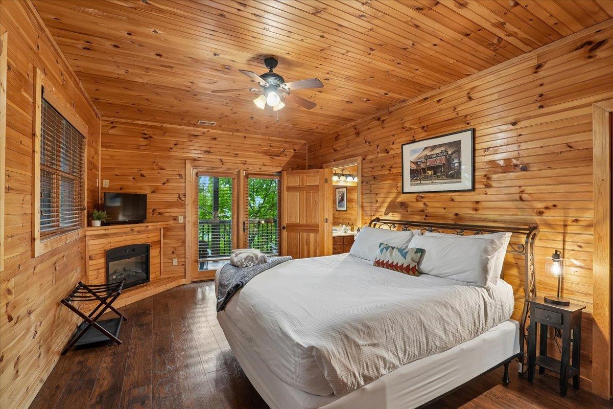 057Bedroom