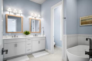 Primary King Bathroom, 3rd Floor