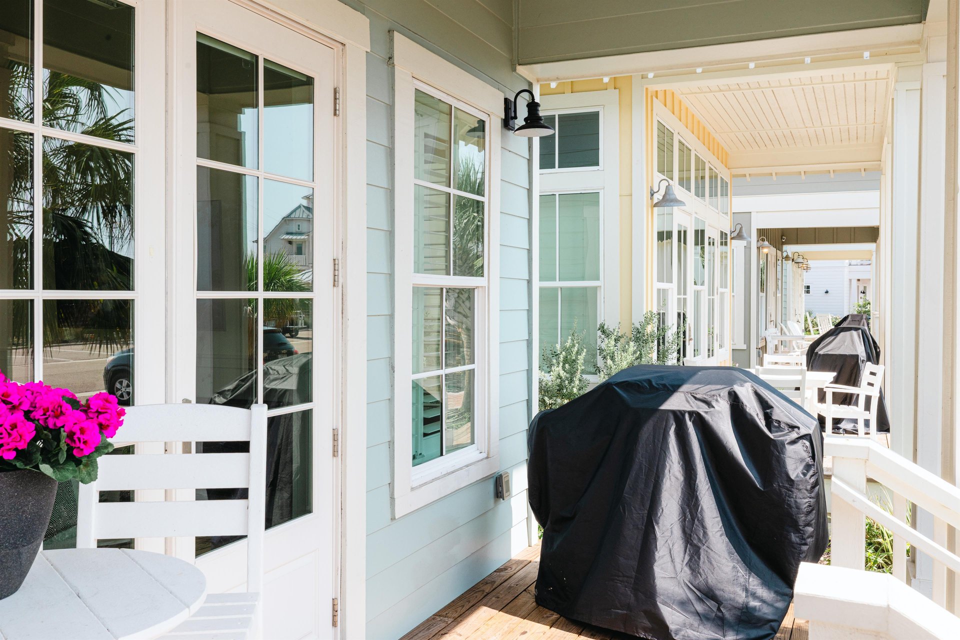 1st Floor, Back Porch Grill