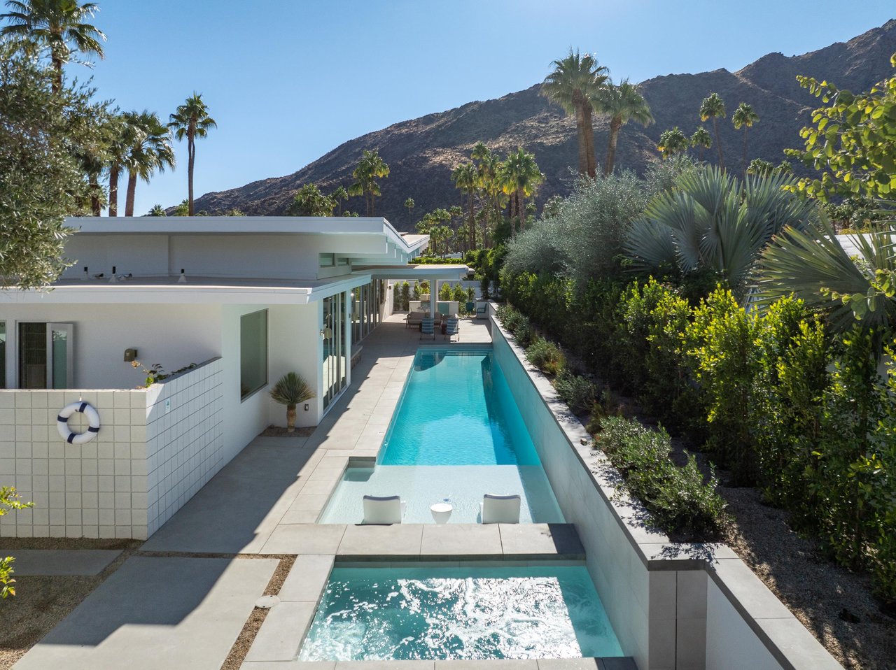 Gorgeous pool and mountain views