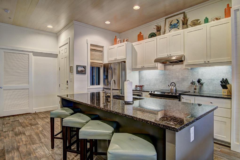 Kitchen with Laundry Closet