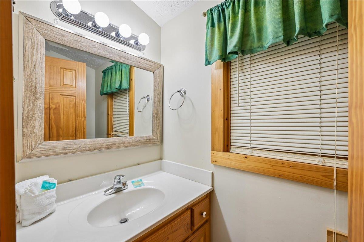 34Powder Room