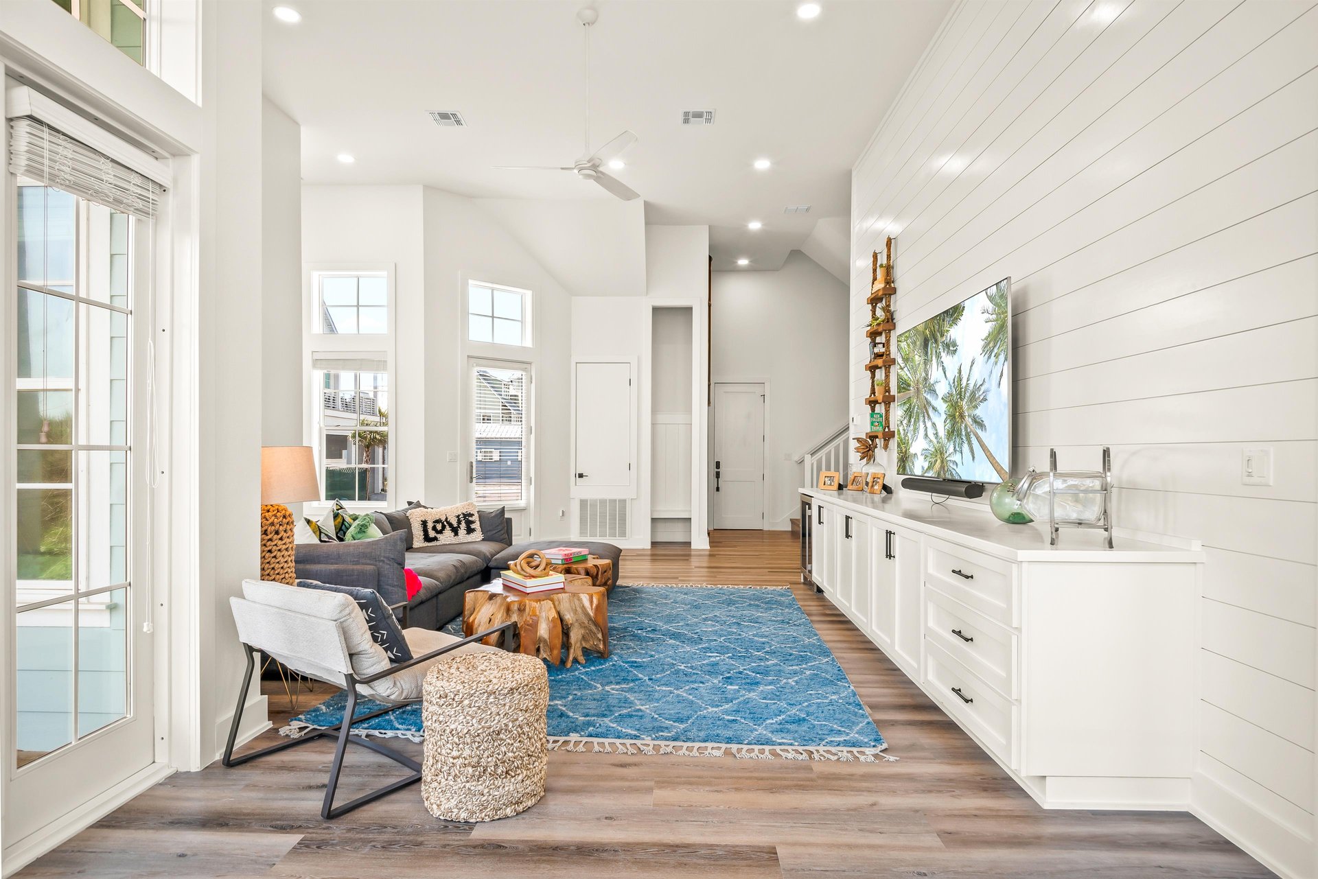 Second Living Room, 1st Floor