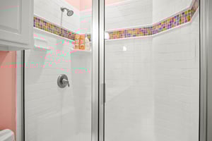 3rd King Bathroom, 2nd Floor