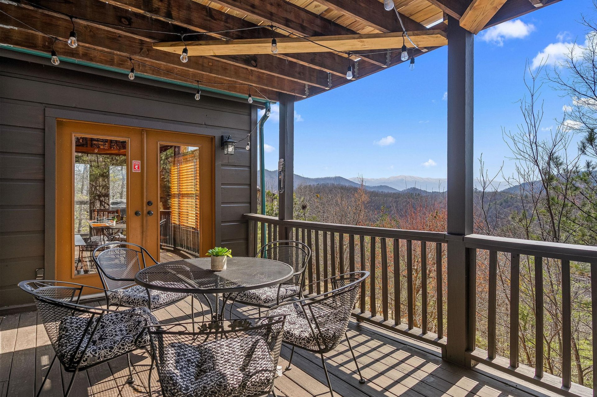 outdoor table seating