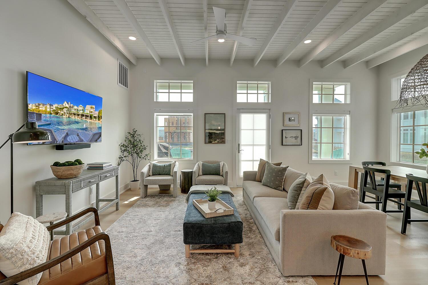 1st Floor, Living Area