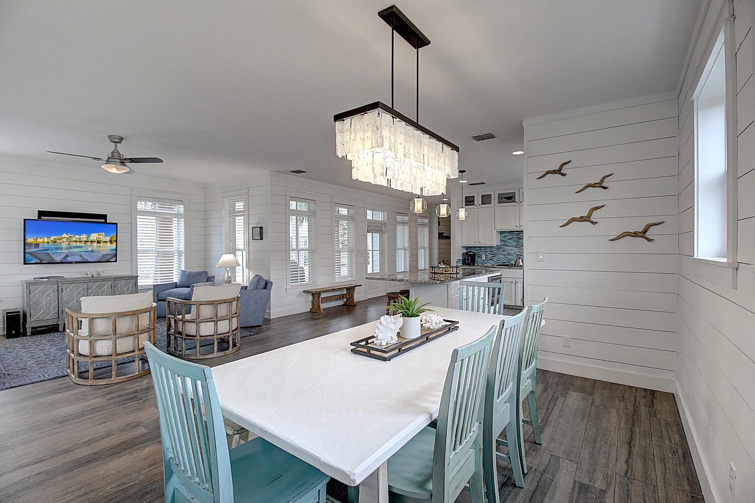 1st Floor, Dining Area