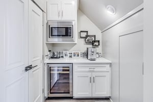 Primary King Beverage Bar, 3rd Floor