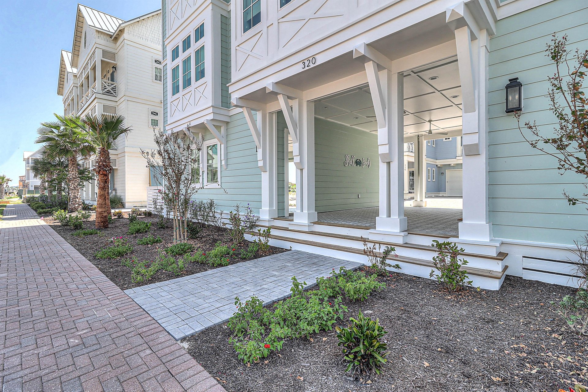 Open Breezeway Entry