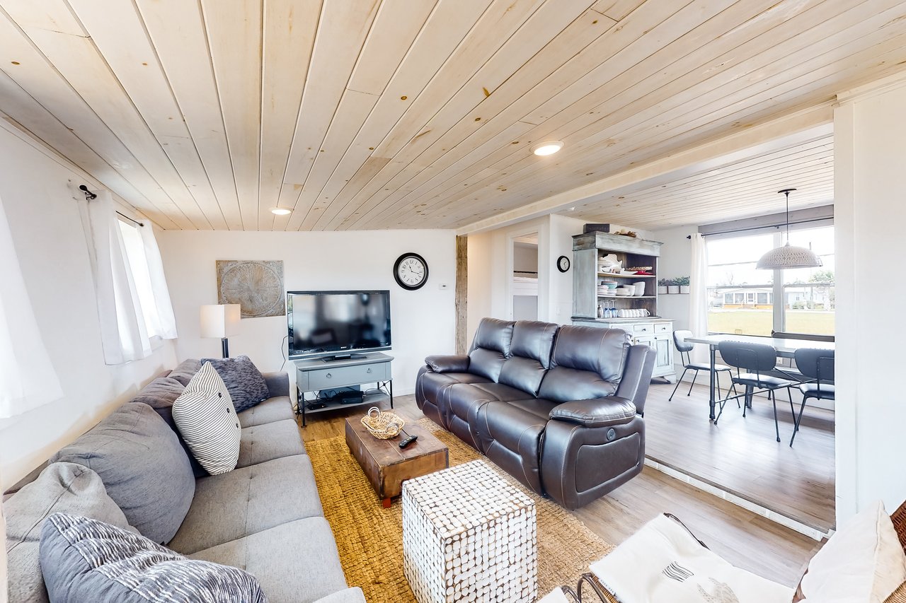 3rd Street Beach Retreat 5