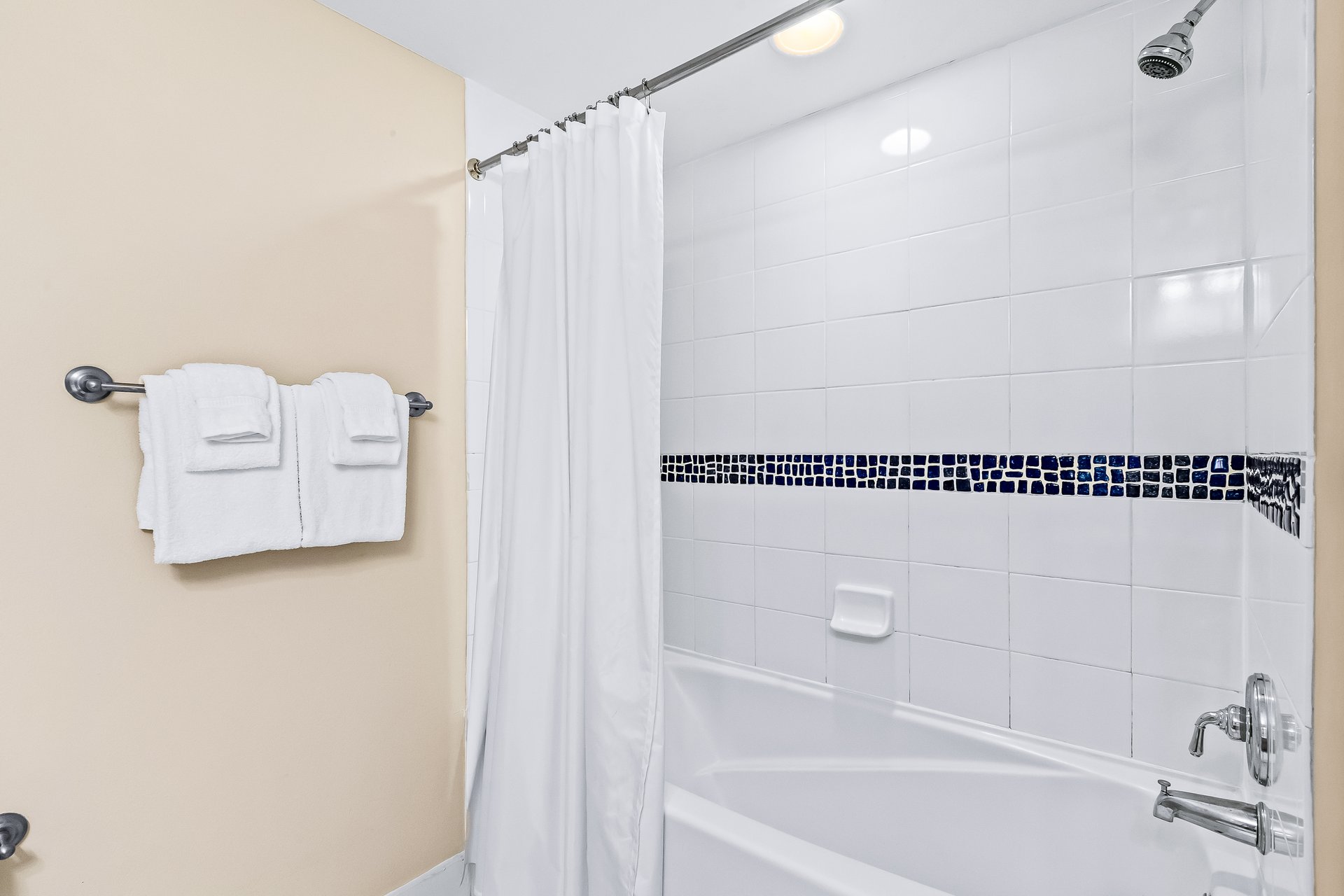 Baytowne Wharf  Market Street Inn 232  Sand amp Serenity 14