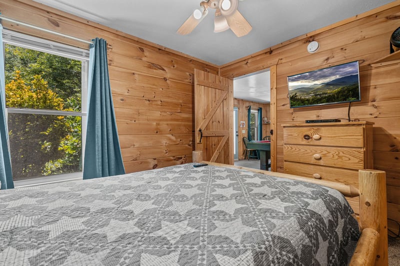 Queen Bedroom