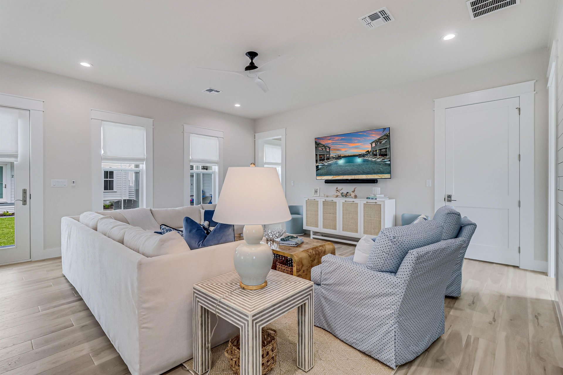 Living Area, 1st Floor