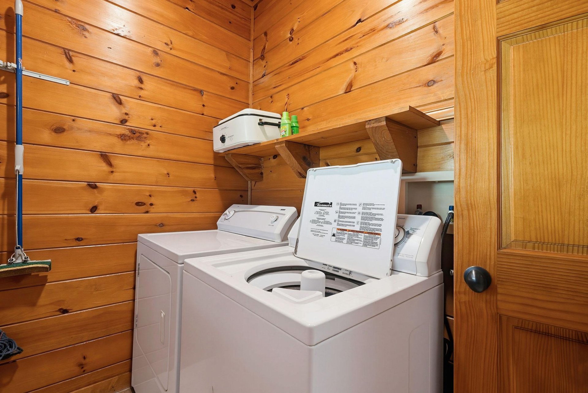 Convenient laundry facilities with washer and dryer in your cabin—keeping your vacation wardrobe fresh and ready for any adventure.
