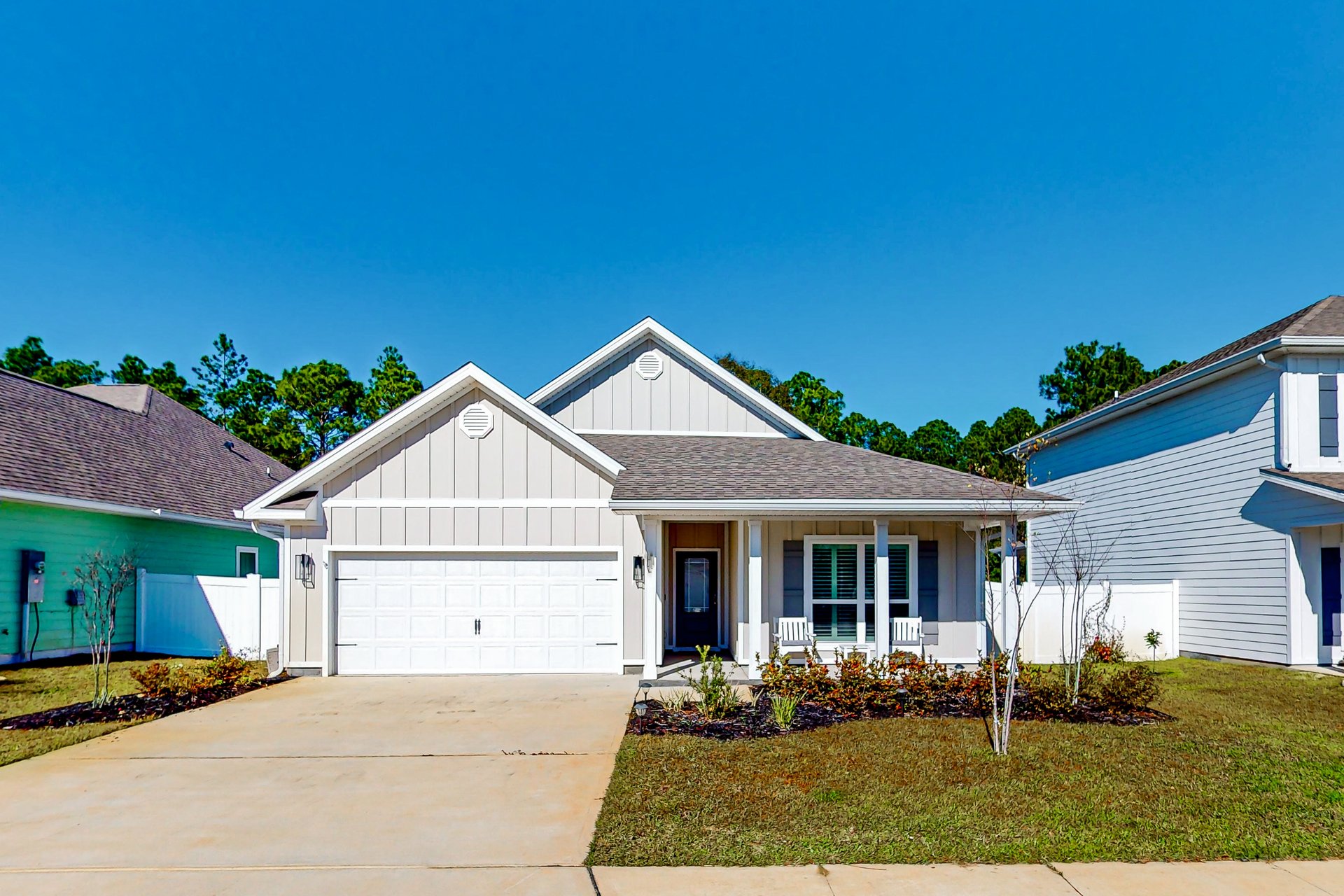 The Beach and Bay Nest 1
