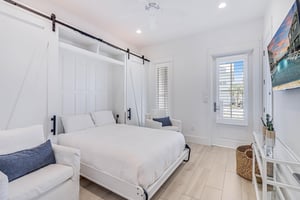 Queen Bedroom, 1st Floor