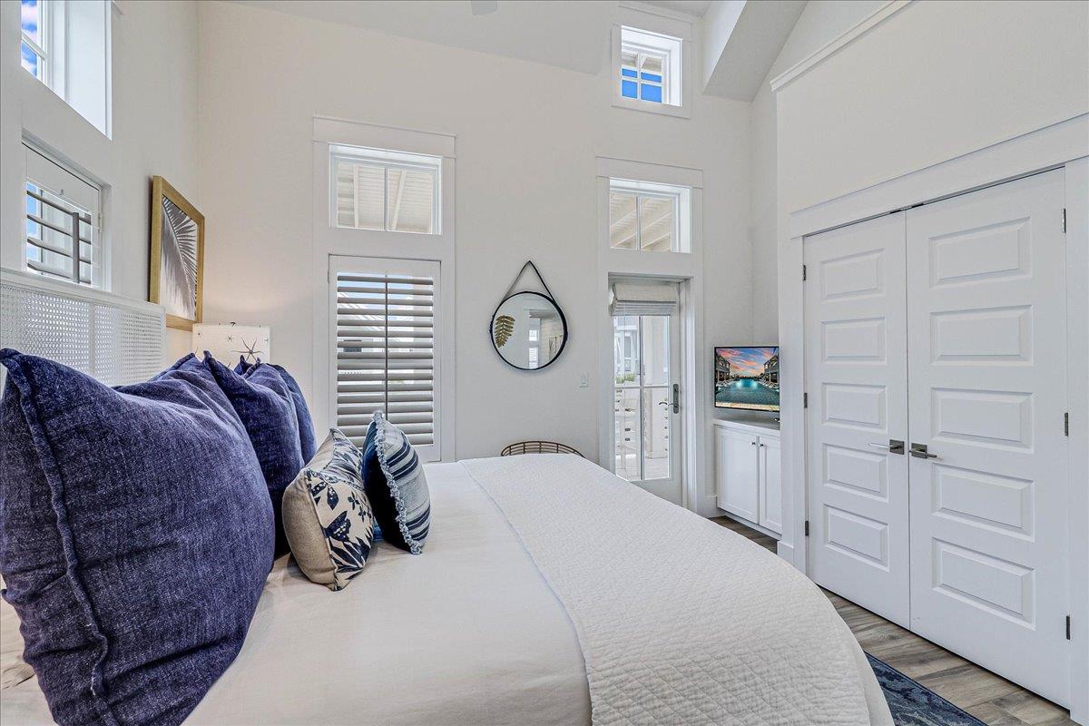 Front King Bedroom, 2nd Floor