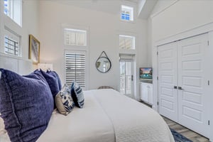 Front King Bedroom, 2nd Floor