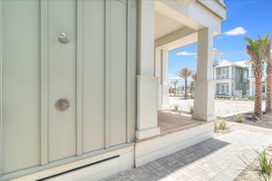 1st Floor, Outdoor Shower