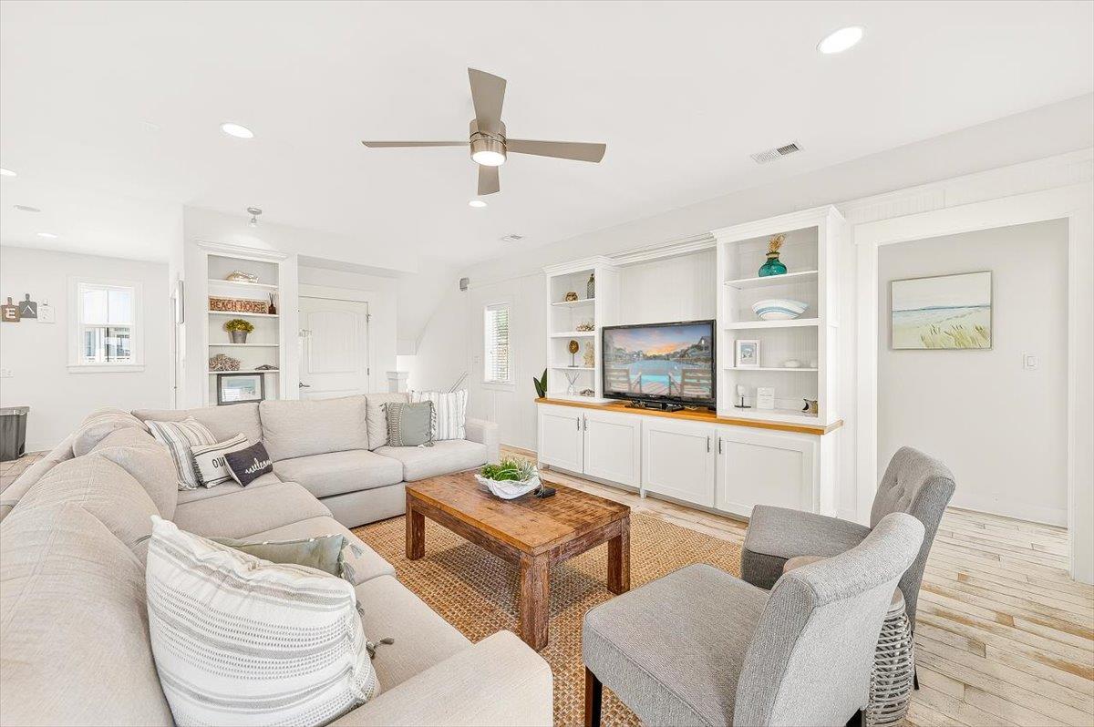 2nd Floor, Main Living Room