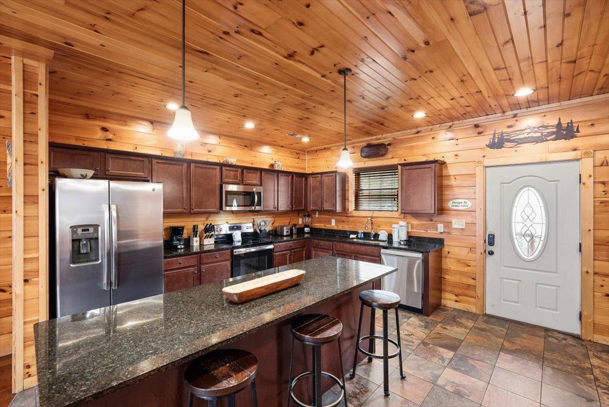 07Kitchen