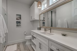 Second King Bathroom,1st Floor