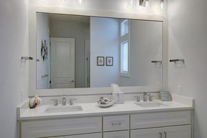 Primary Bathroom, 1st Floor