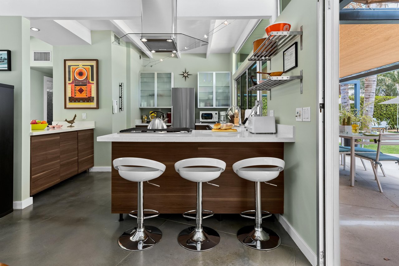 Breakfast bar for 3