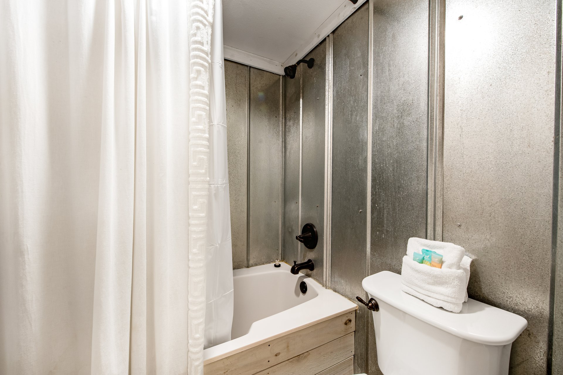 Regency Towers W 701 19