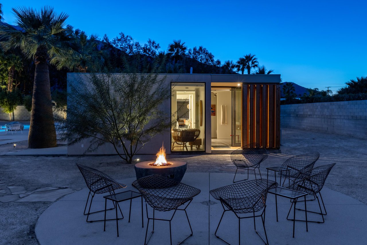 Fire pit seating area