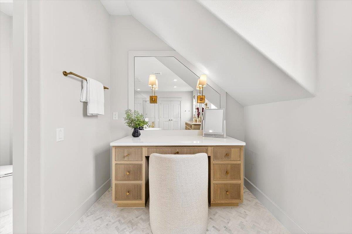 3rd Floor, Primary King Ensuite