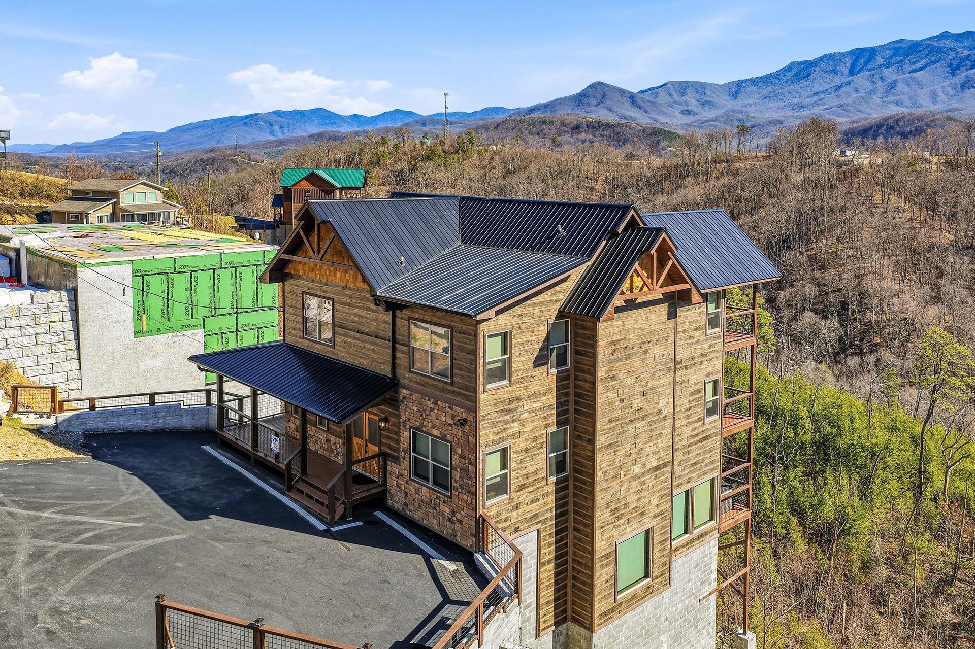 lecontelookoutpoollodgedrone1
