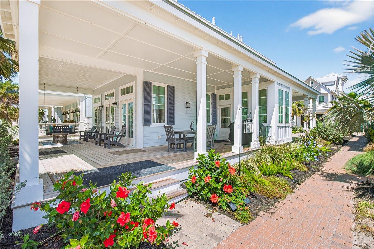 1st Floor, Front Porch