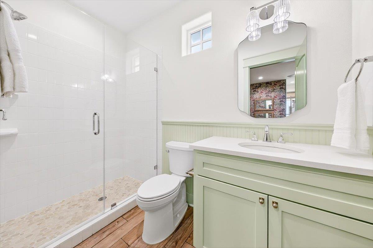 1st Floor, Shared Bathroom