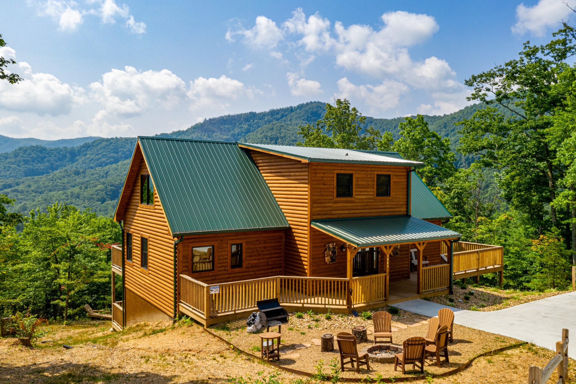 Front exterior view at Js Hideaway, a 4 bedroom cabin rental located in Pigeon Forge